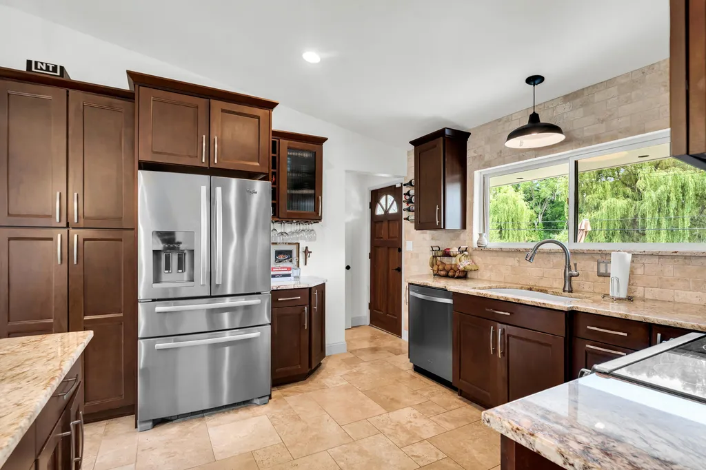 2348 Pine Lake Road West Bloomfield Charter Township MI 48324