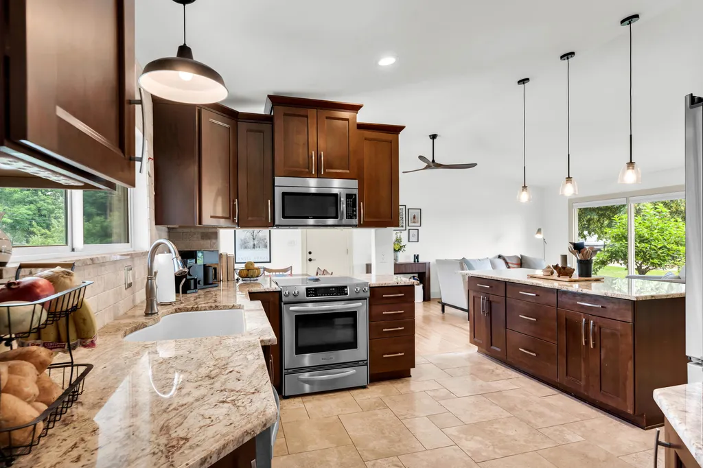 2348 Pine Lake Road West Bloomfield Charter Township MI 48324