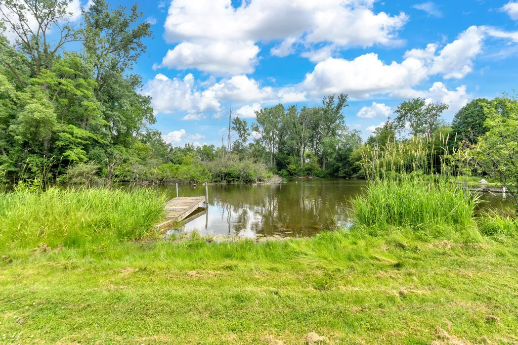 2348 Pine Lake Road West Bloomfield Charter Township MI 48324