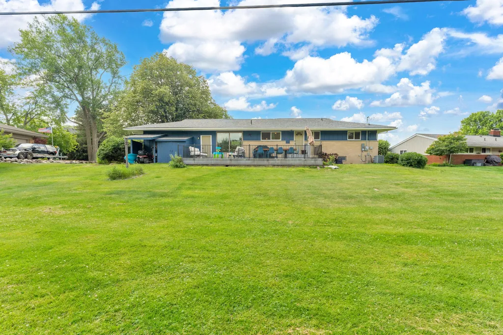 2348 Pine Lake Road West Bloomfield Charter Township MI 48324
