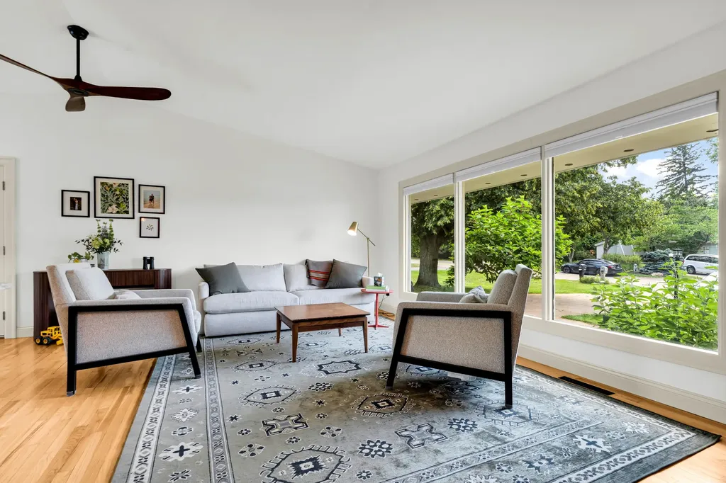 2348 Pine Lake Road West Bloomfield Charter Township MI 48324