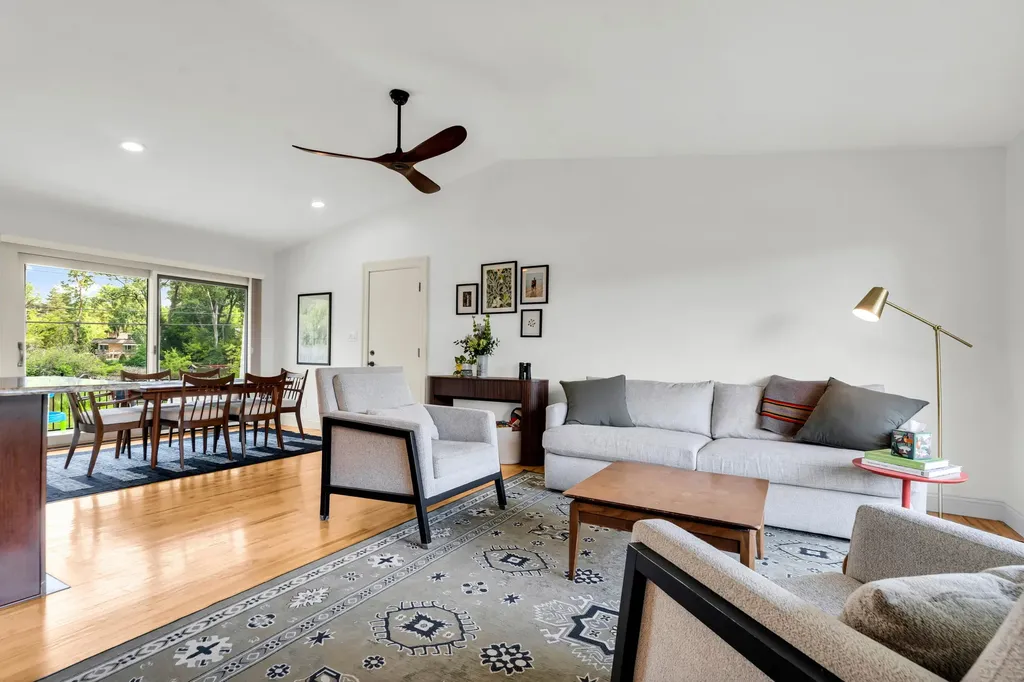 2348 Pine Lake Road West Bloomfield Charter Township MI 48324