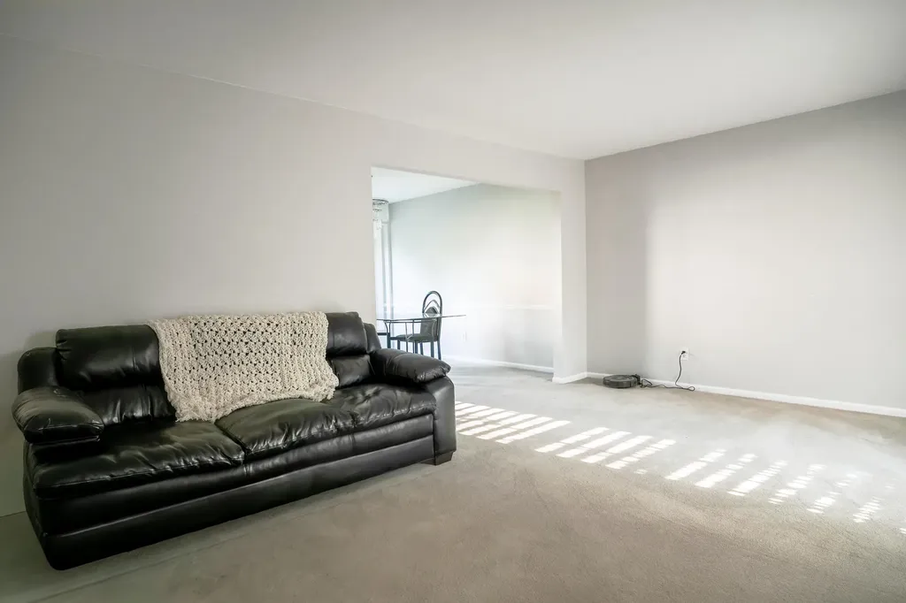 2411 Weathervane Road West Bloomfield Charter Township MI 48324