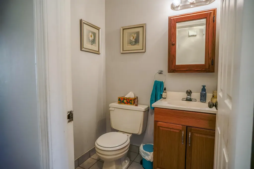 2411 Weathervane Road West Bloomfield Charter Township MI 48324
