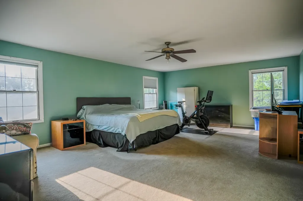 2411 Weathervane Road West Bloomfield Charter Township MI 48324