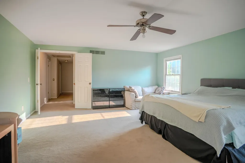2411 Weathervane Road West Bloomfield Charter Township MI 48324