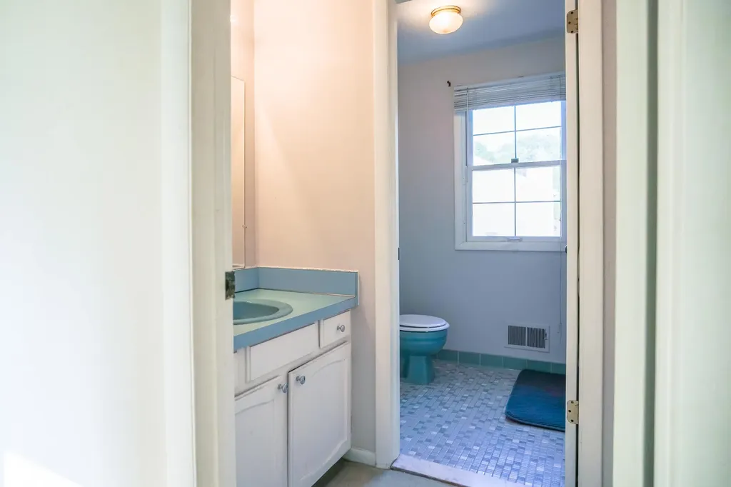 2411 Weathervane Road West Bloomfield Charter Township MI 48324