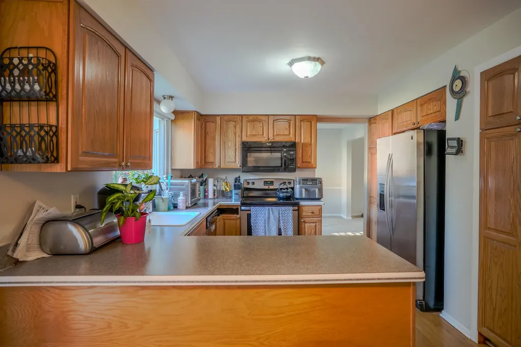 2411 Weathervane Road West Bloomfield Charter Township MI 48324