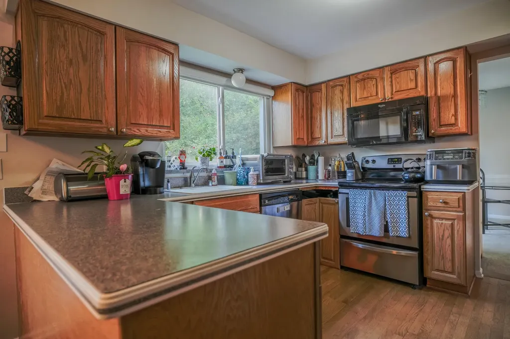 2411 Weathervane Road West Bloomfield Charter Township MI 48324
