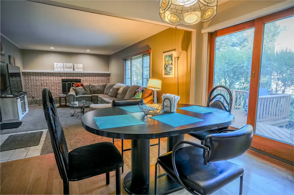 2411 Weathervane Road West Bloomfield Charter Township MI 48324