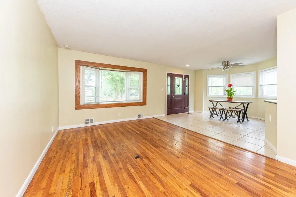 6637 Hitchingham Road Ypsilanti Charter Township MI 48197