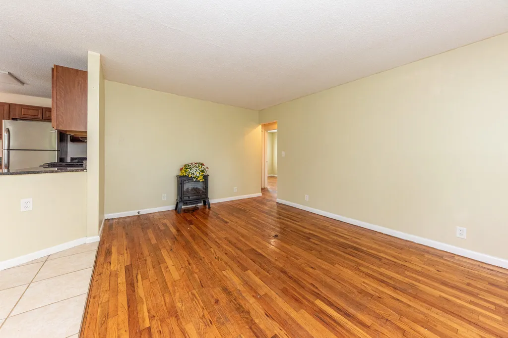 6637 Hitchingham Road Ypsilanti Charter Township MI 48197
