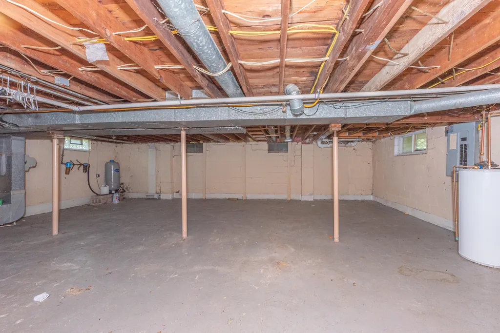 6637 Hitchingham Road Ypsilanti Charter Township MI 48197