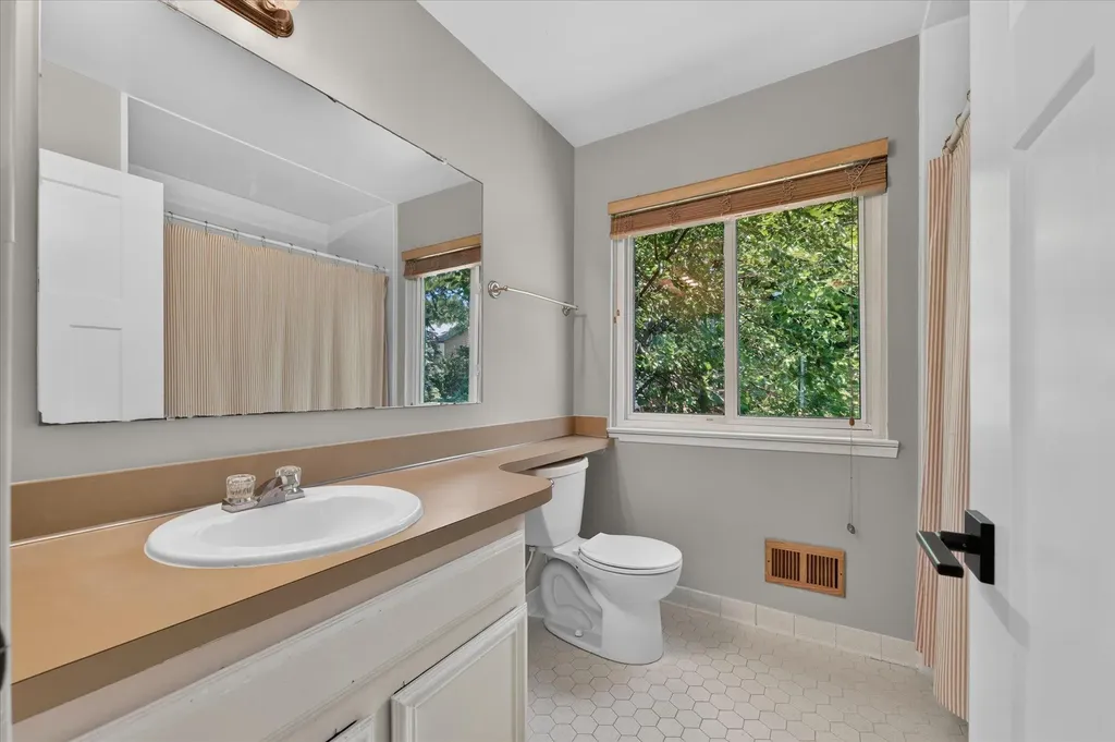 3477 Burbank Drive Ann Arbor City MI 48105
