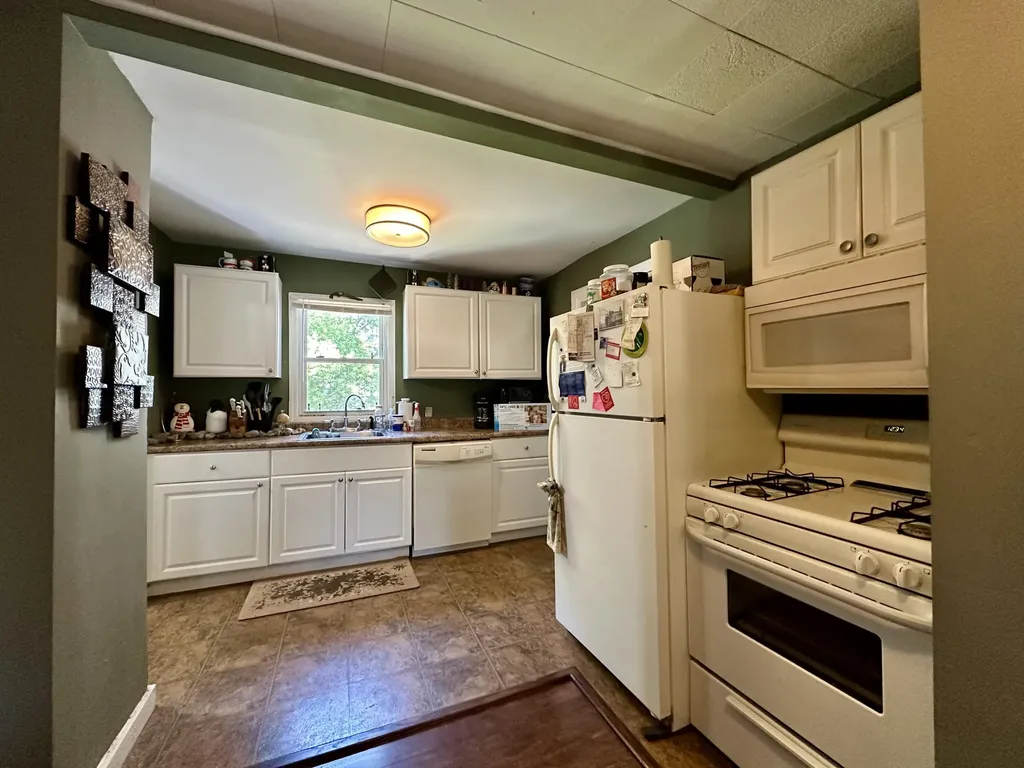2243 Hartford Street Waterford Charter Township MI 48327