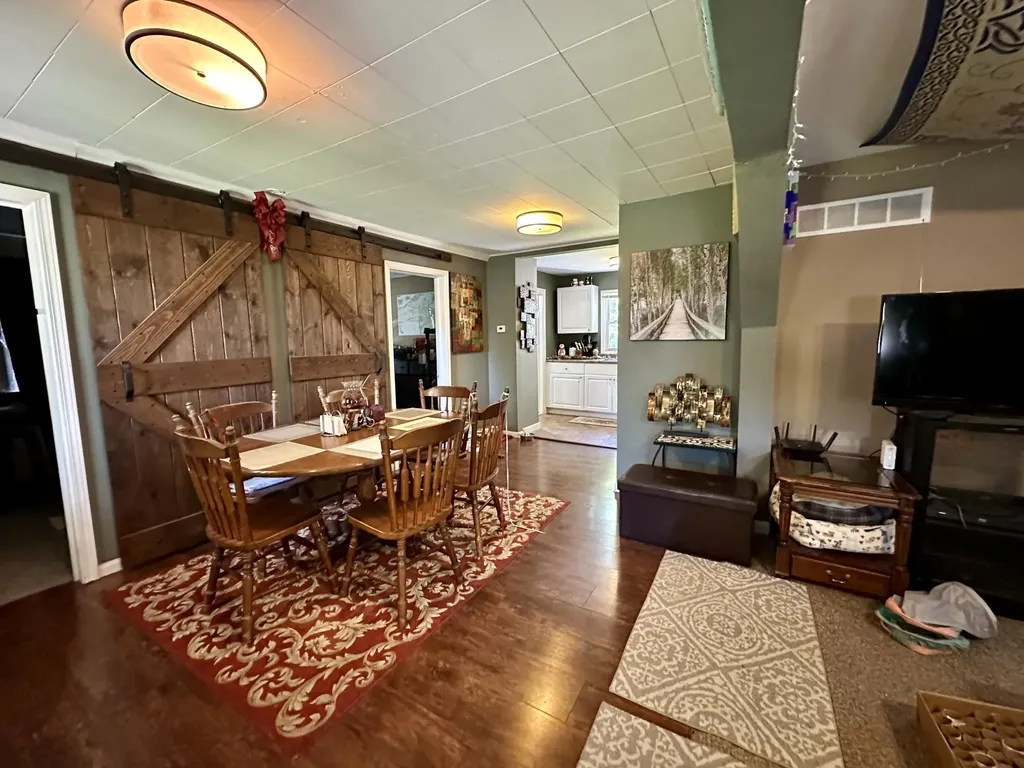 2243 Hartford Street Waterford Charter Township MI 48327
