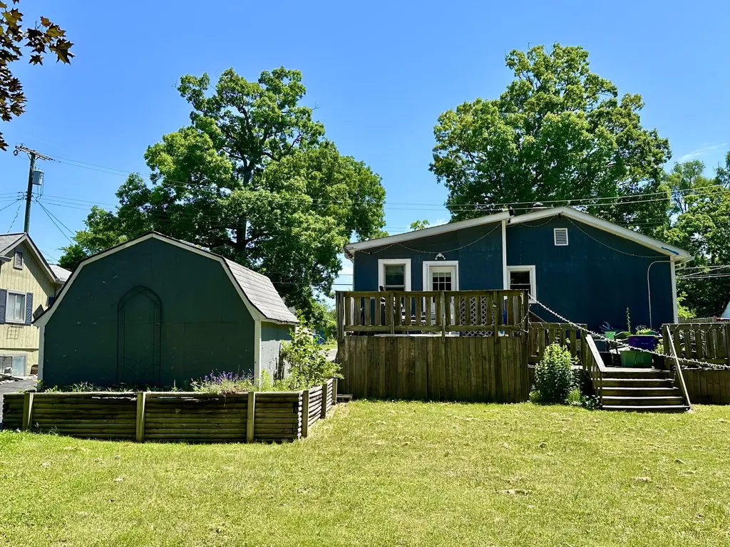 2243 Hartford Street Waterford Charter Township MI 48327