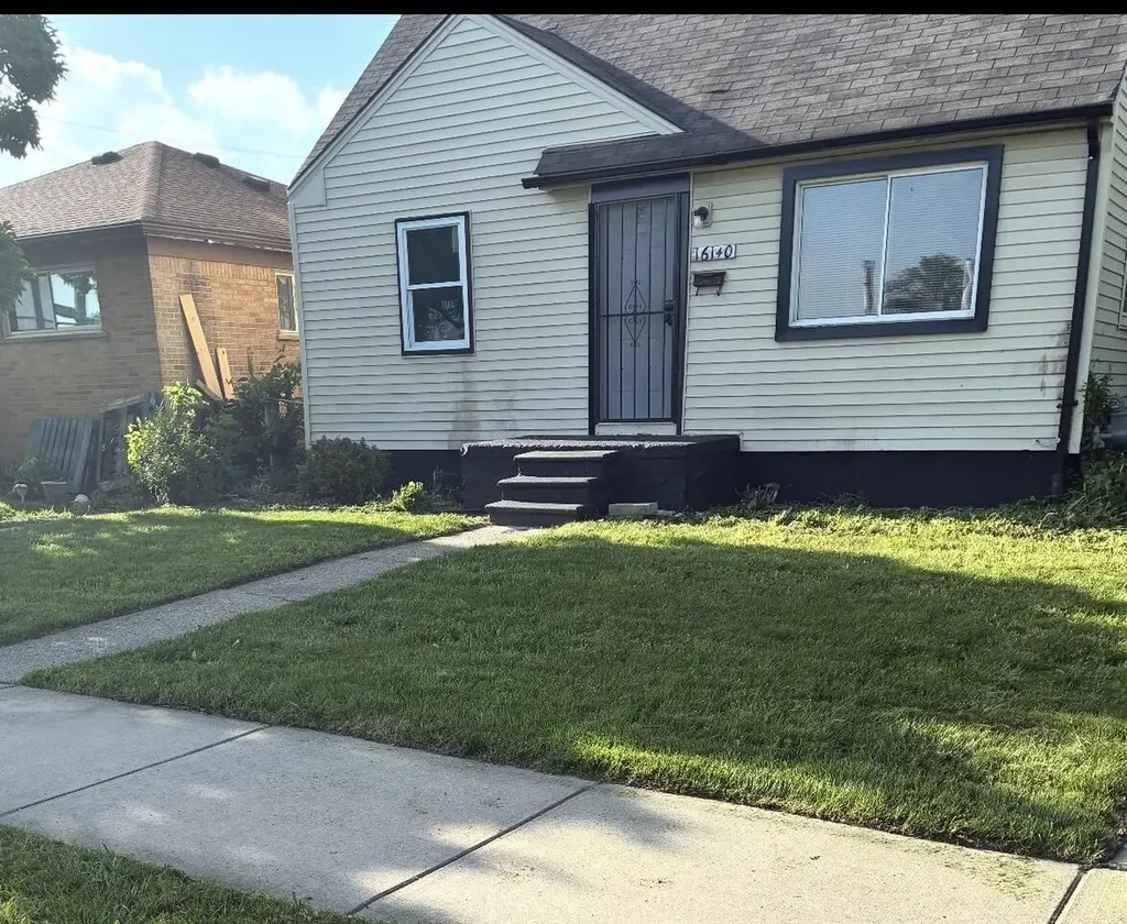 16140 W Chicago Street Detroit City MI 48228