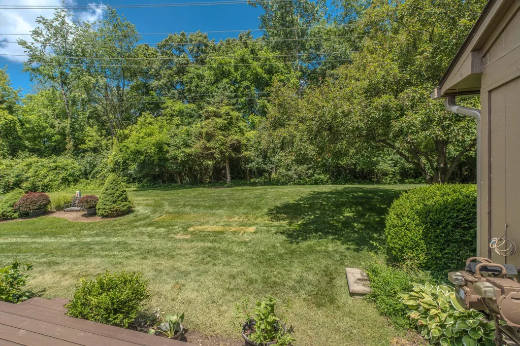587 Park Place Saline City MI 48176