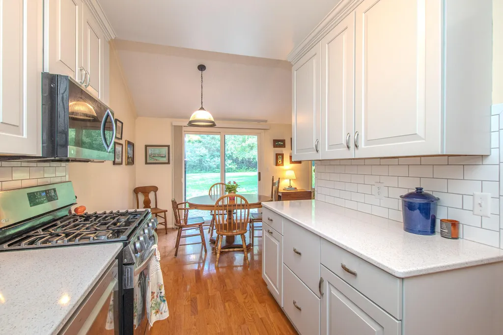 587 Park Place Saline City MI 48176