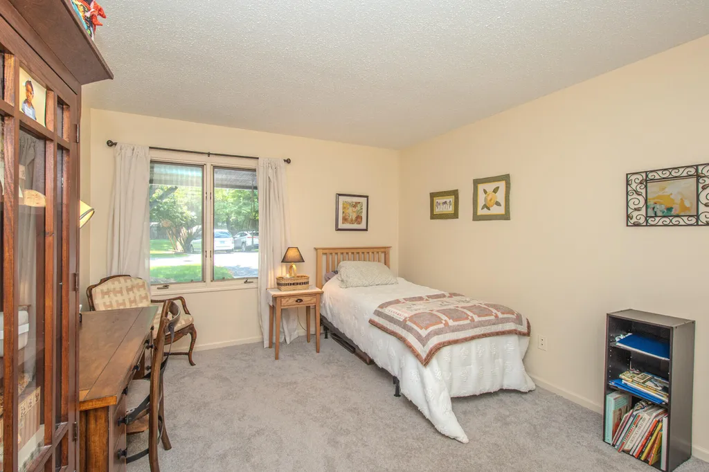 587 Park Place Saline City MI 48176