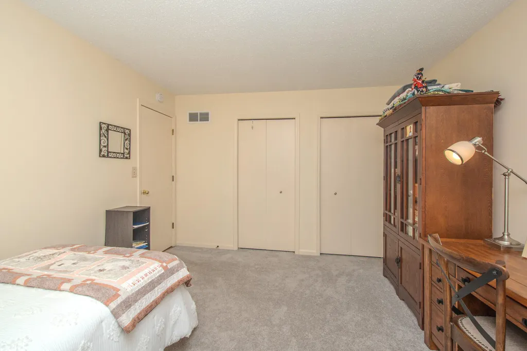 587 Park Place Saline City MI 48176