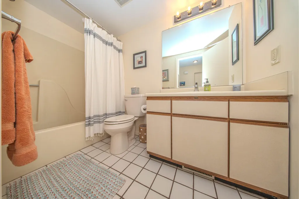 587 Park Place Saline City MI 48176