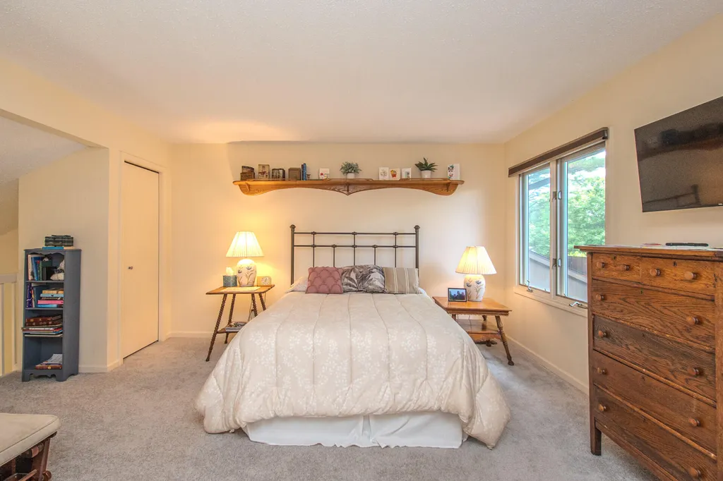 587 Park Place Saline City MI 48176