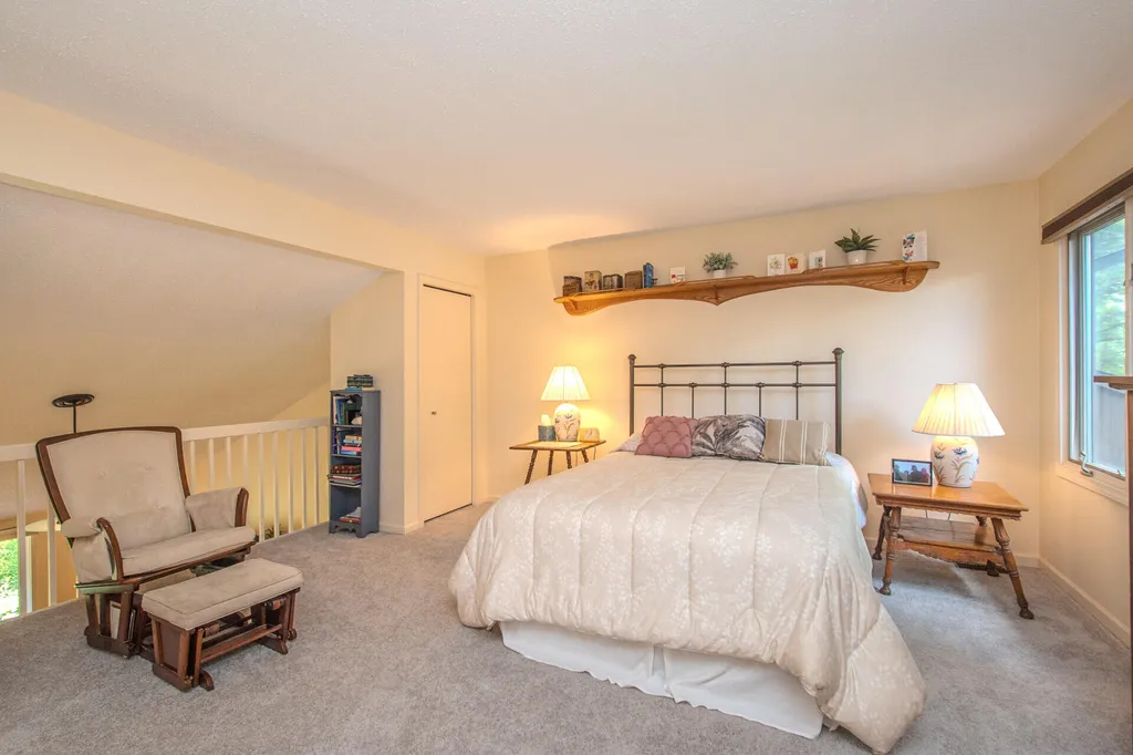 587 Park Place Saline City MI 48176