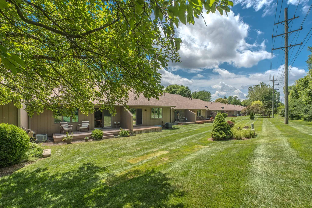 587 Park Place Saline City MI 48176