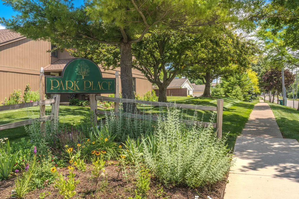 587 Park Place Saline City MI 48176