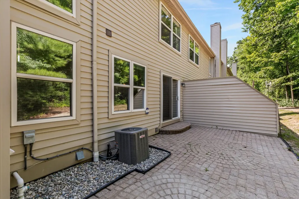 3518 Meadow Grove Trail Pittsfield Charter Township MI 48108
