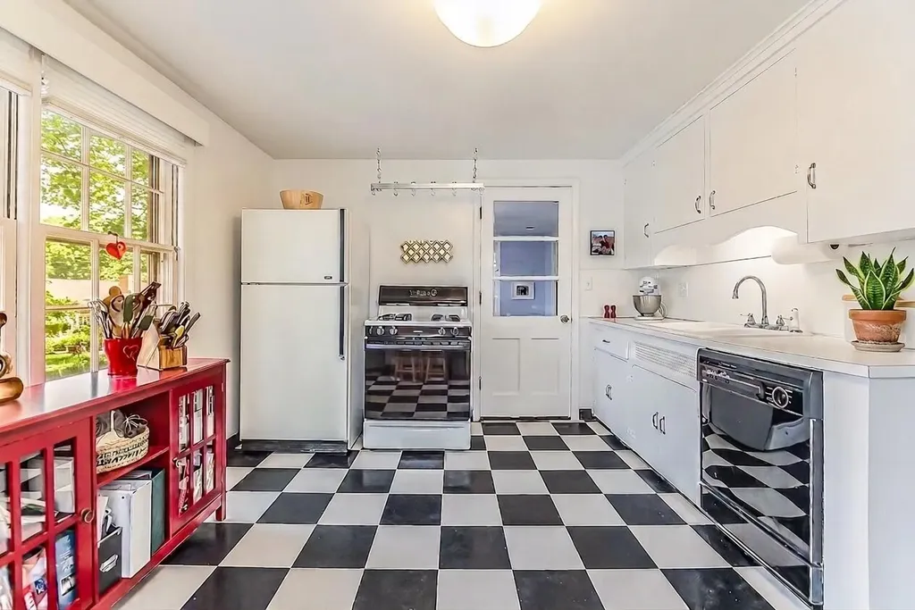 1211 Birk Avenue Ann Arbor City MI 48103