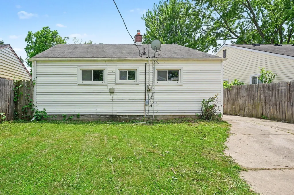26432 Annapolis Street Inkster City MI 48141