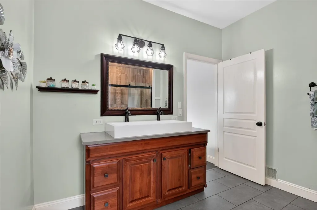 3909 Ann Arbor Saline Road Lodi Township MI 48103