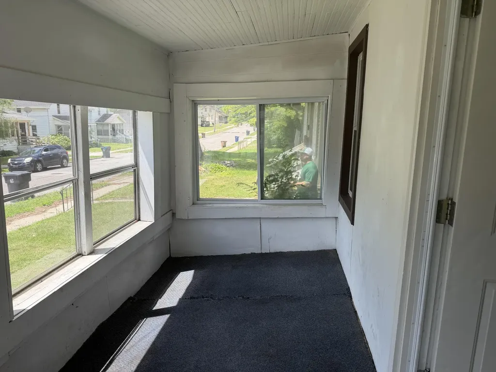 385 Central Avenue Pontiac City MI 48341