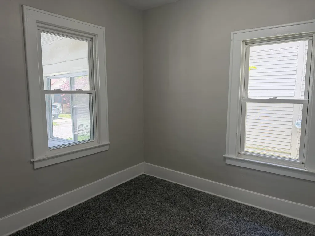 385 Central Avenue Pontiac City MI 48341