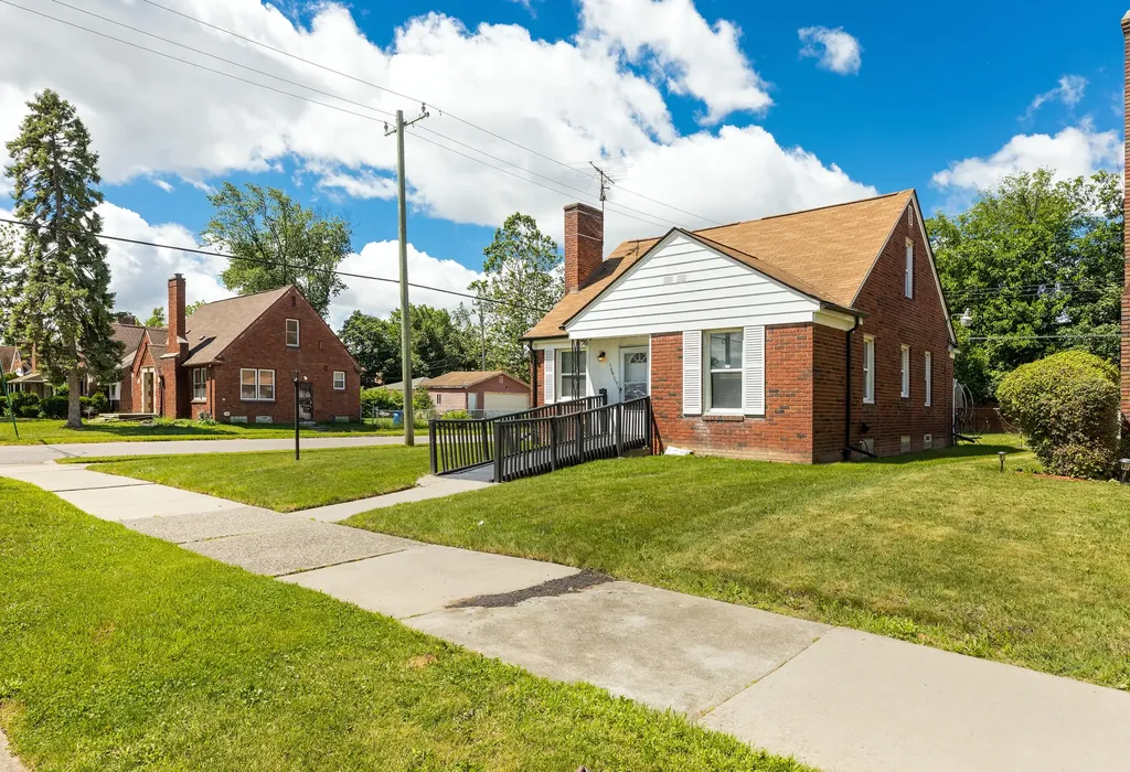 18903 Strathmoor Street Detroit City MI 48235