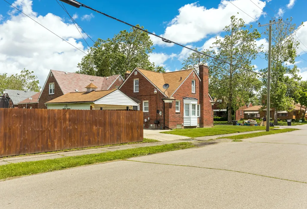 18903 Strathmoor Street Detroit City MI 48235