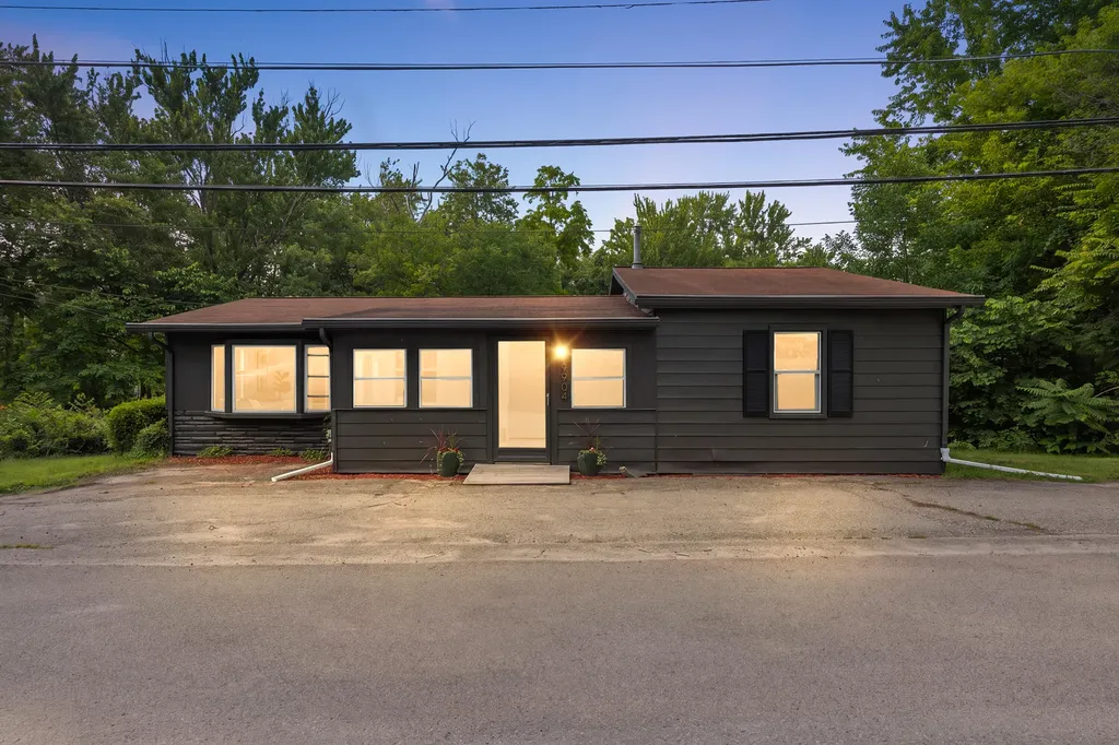 9904 Portage Lake Avenue Dexter Township MI 48169