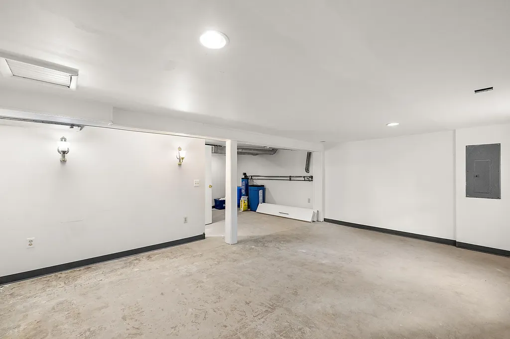 9904 Portage Lake Avenue Dexter Township MI 48169