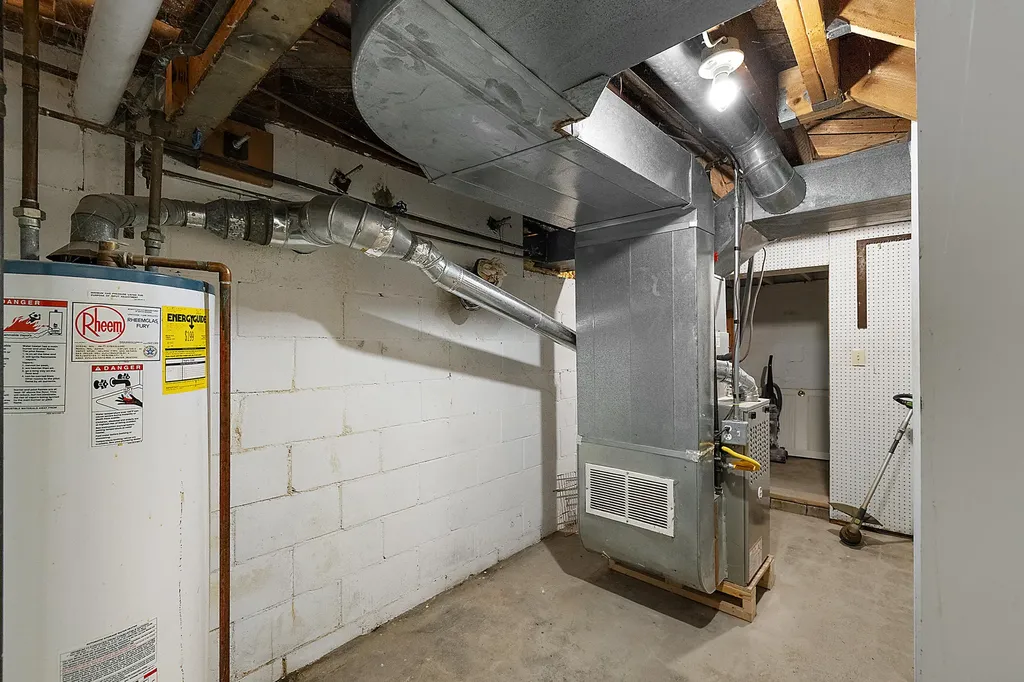 9904 Portage Lake Avenue Dexter Township MI 48169