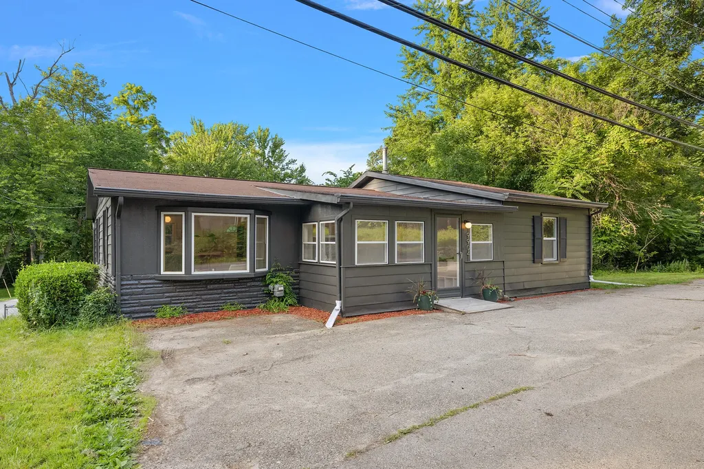 9904 Portage Lake Avenue Dexter Township MI 48169