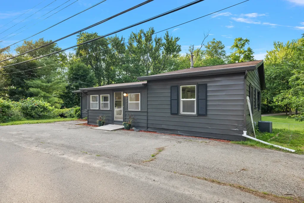 9904 Portage Lake Avenue Dexter Township MI 48169