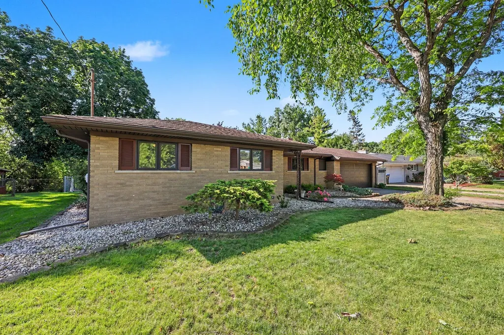 173 Mohawk Street Summit Township MI 49203