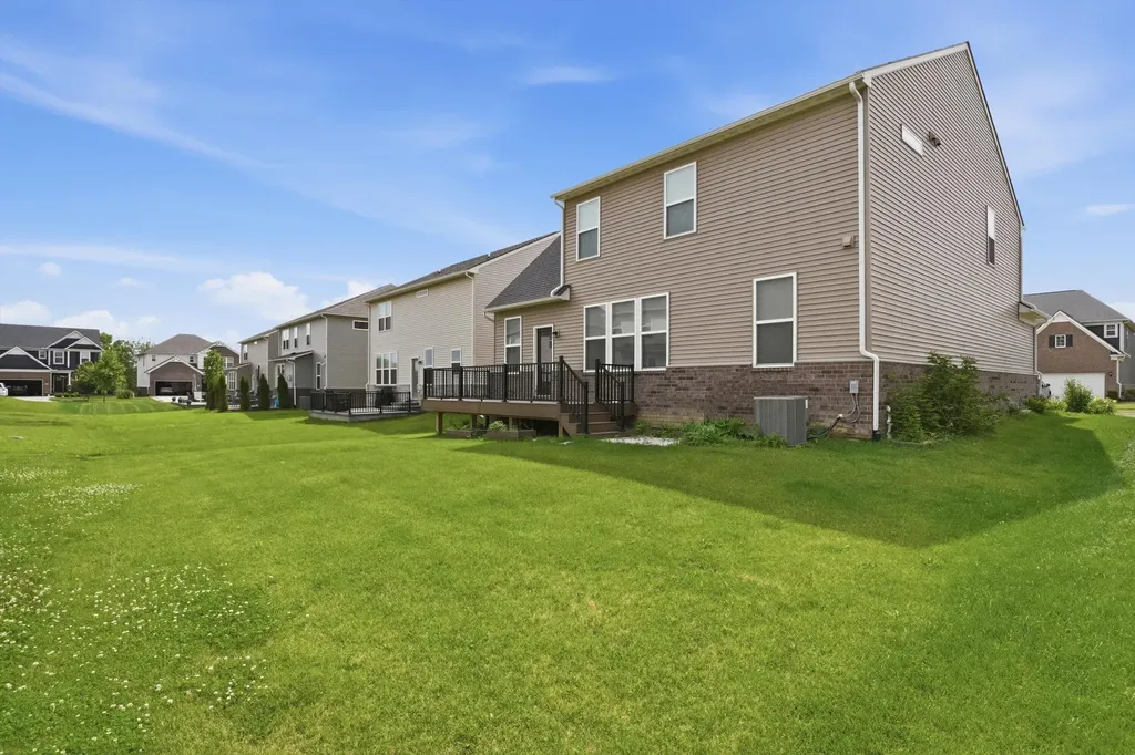 552 Wishing Tree Lane Pittsfield Charter Township MI 48108