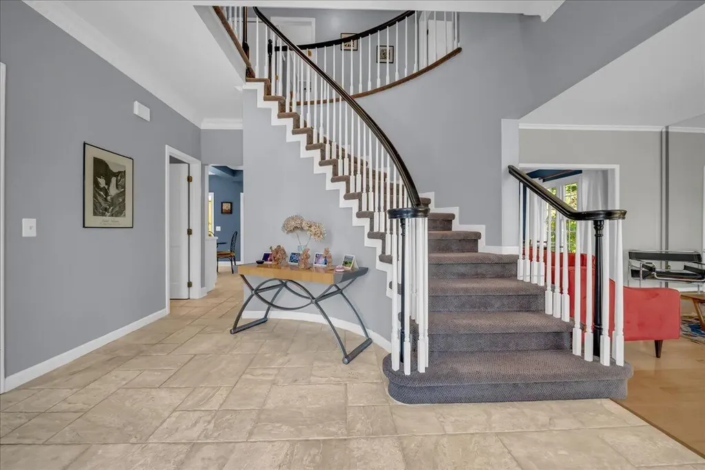 22253 Sheffield Court Farmington Hills City MI 48335