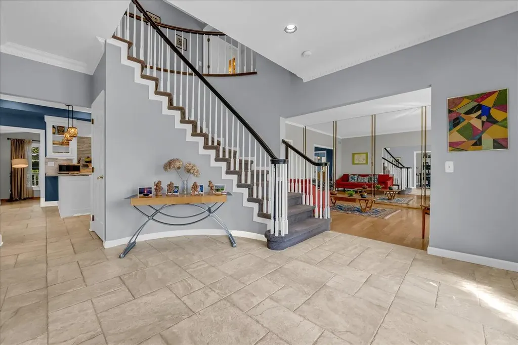 22253 Sheffield Court Farmington Hills City MI 48335