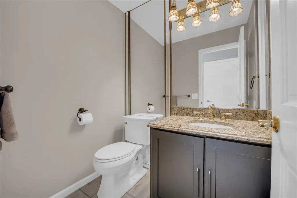 22253 Sheffield Court Farmington Hills City MI 48335