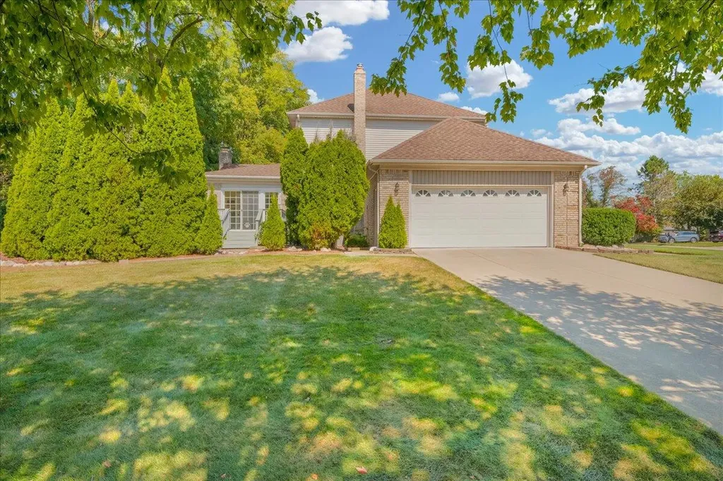 22253 Sheffield Court Farmington Hills City MI 48335